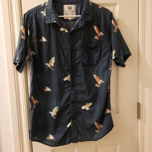 Patterned button up - Picture 1 of 1